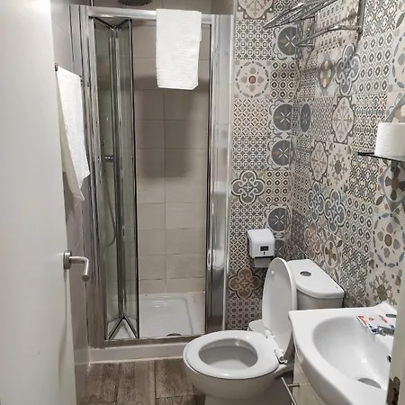 Olozaga بيت شباب لقنت